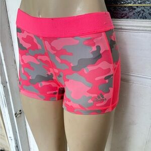 ADIDAS CLIMALITE TECHFIT GIRLS PINK CAMOFLAUGE ATHLETIC SHORTS SIZE SMALL